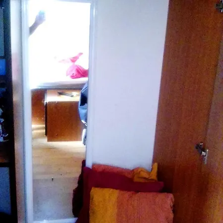 1a Comfortable, Private And Calm 4 Apartment, 2km Center, Private Car Park, Full Equipped Kitchen, Private And Stable Wifi, One Minute Tram Station, Smart Tv, Whatsapp Support, No Additional Costs! Eur 500 Cashback For 2 Months Apartment *