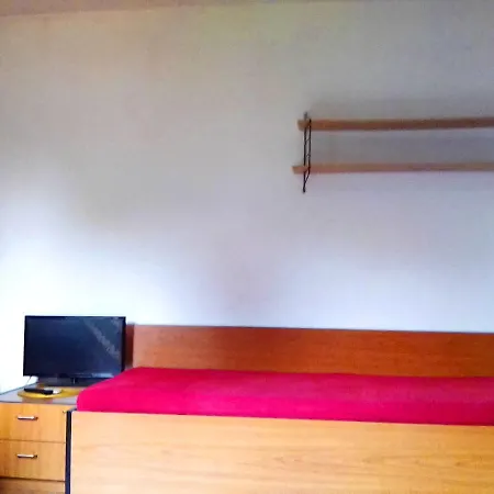 1a Comfortable, Private And Calm 4 Apartment, 2km Center, Private Car Park, Full Equipped Kitchen, Private And Stable Wifi, One Minute Tram Station, Smart Tv, Whatsapp Support, No Additional Costs! Eur 500 Cashback For 2 Months