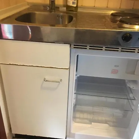 Apartment 1a Comfortable, Private And Calm 4 Apartment, 2km Center, Private Car Park, Full Equipped Kitchen, Private And Stable Wifi, One Minute Tram Station, Smart Tv, Whatsapp Support, No Additional Costs! Eur 500 Cashback For 2 Months *