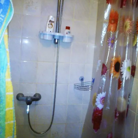 1a Comfortable, Private And Calm 4 Apartment, 2km Center, Private Car Park, Full Equipped Kitchen, Private And Stable Wifi, One Minute Tram Station, Smart Tv, Whatsapp Support, No Additional Costs! Eur 500 Cashback For 2 Months Apartment *