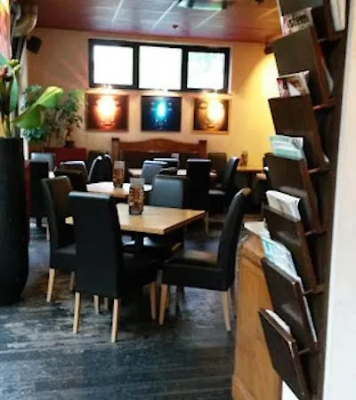 1a Comfortable, Private And Calm 4 Apartment, 2km Center, Private Car Park, Full Equipped Kitchen, Private And Stable Wifi, One Minute Tram Station, Smart Tv, Whatsapp Support, No Additional Costs! Eur 500 Cashback For 2 Months * Mannheim
